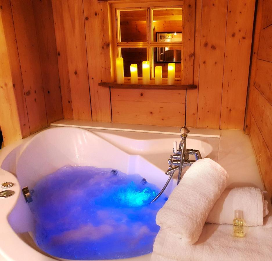 Le Cosy Lodge Departs Ski Alpe D'Huez 2 Alpes La Grave Et Col D'Ornon Detente Jacuzzi Piscine Sauna Bar Billard Le Bourg-dʼOisans Kültér fotó